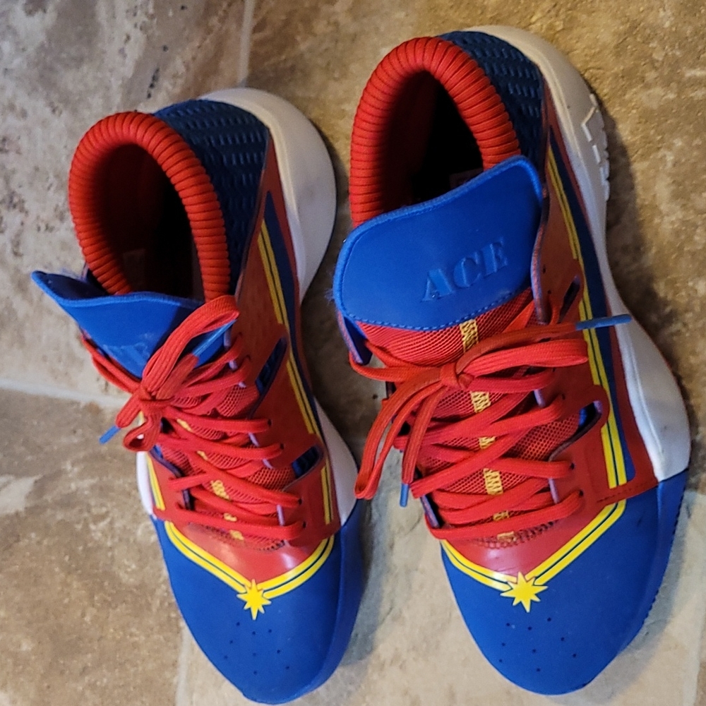 ADIDAS Captain Marval Tennies